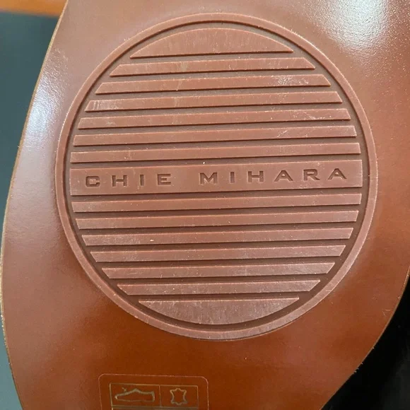 New Chie Mihara Pump in Black / Platinum in Size EU 39.5 / US 9 - Picture 9 of 10